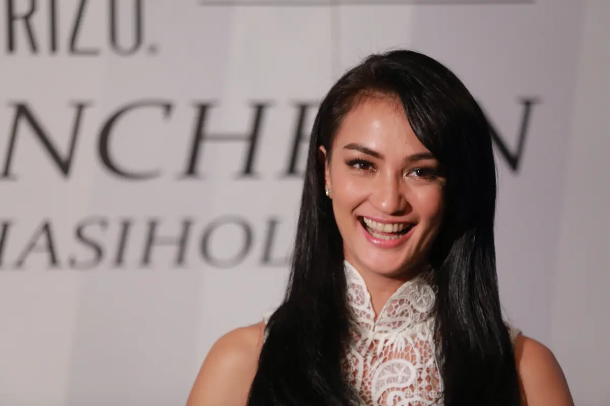 Atiqah Hasiholan
