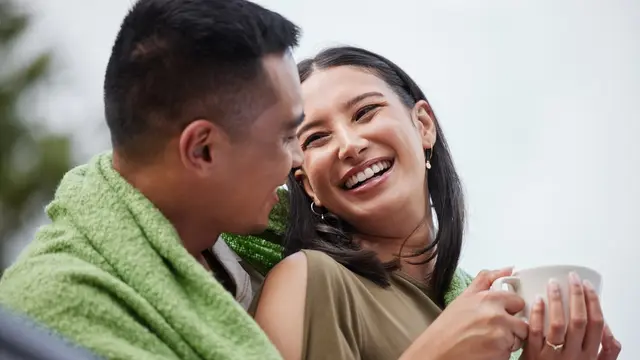pasangan cinta bahagia
