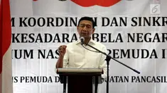 Menko Polhukam, Wiranto memberikan sambutan dalam acara Simposium Nasional Pemuda Indonesia, Jakarta, Rabu (30/8). Acara bertema "Peran strategis Pemuda Indonesia dalam penguatan Pancasila sebagai Bangsa dan Bela Negara". (Liputan6.com/Johan Tallo)