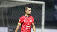 Pemain Persija Jakarta, Ismed Sofyan saat melawan Perseru Serui pada laga Liga 1 2017 di Stadion Patriot, Bekasi, Selasa (13/6/2017). (Bola.com/Nicklas Hanoatubun)