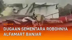 Gerai Alfamart di Jl. Ahmad Yani Km 14, Banjar, Kalsel ambruk (18/4/2022). Sejumlah orang tertimbun di reruntuhan bangunan ruko tersebut. Kapolda Kalsel Irjen Rikwanto mendapati sejumlah keterangan warga sekitar.