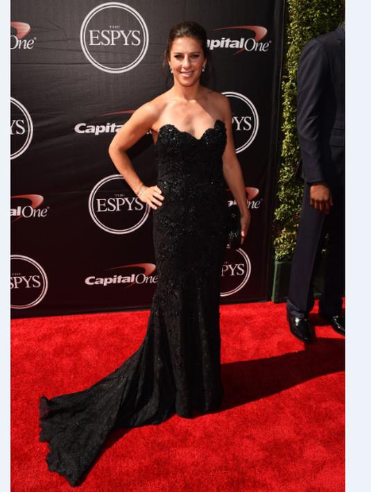 Carli Lloyd saat hadir dalam acara ESPYS 2015 di Microsoft Theater, (15/7/2015). (Getty Images/AFP/Jason Merritt)