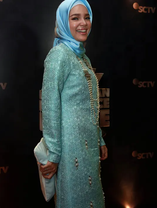 Dewi Sandra bersyukur dengan diadakannya IBOMA, ia berharap semoga industri perfilman tanah air sukses dan berjaya. (Deki Prayoga/Bintang.com)