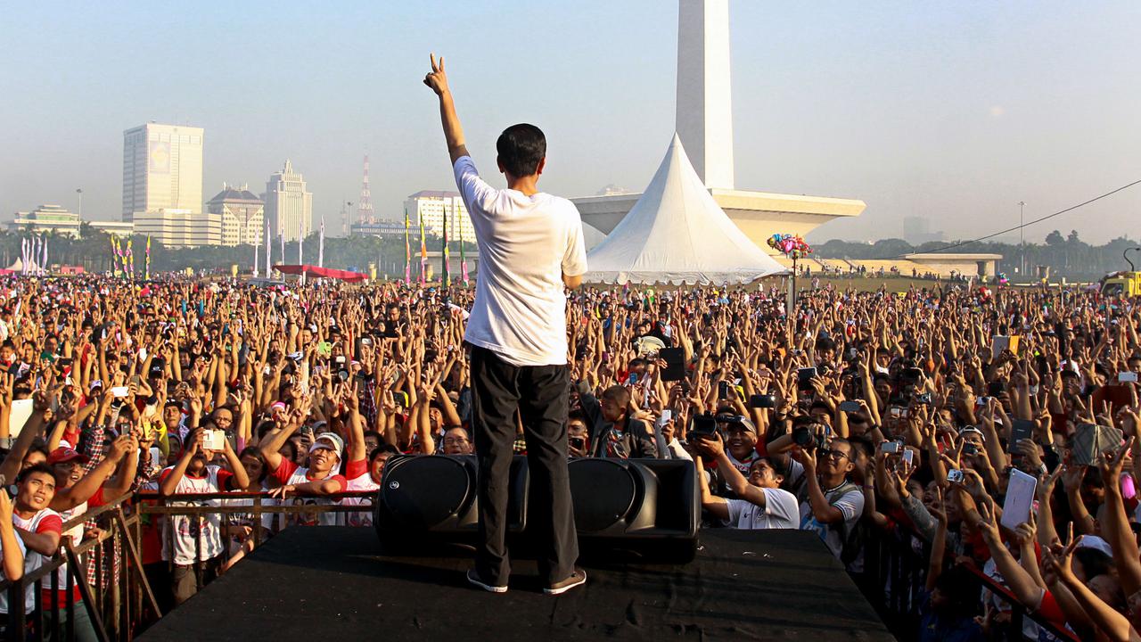 Kubu Prabowo Tuding Jokowi Kampanye di Monas