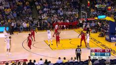 Golden State Warriors meraih kemenangan atas tamunya, Toronto Raptors 117-112.