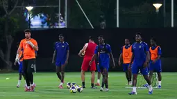 Saint Kitts and Nevis akan menjadi lawan pertama Timnas Indonesia di ajang FIFA Series 2026. Tampak dalam foto, para pemain Saint Kitts and Nevis saat menggelar sesi latihan perdana untuk FIFA Series 2026 di Lapangan A Stadion Utama Gelora Bung Karno (SUGBK), Jakarta, Selasa (24/3/2026). (Bola.com/M Iqbal Ichsan)