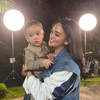 Ririn Ekawati bersama Cipung (Instagram/ririnekawati)