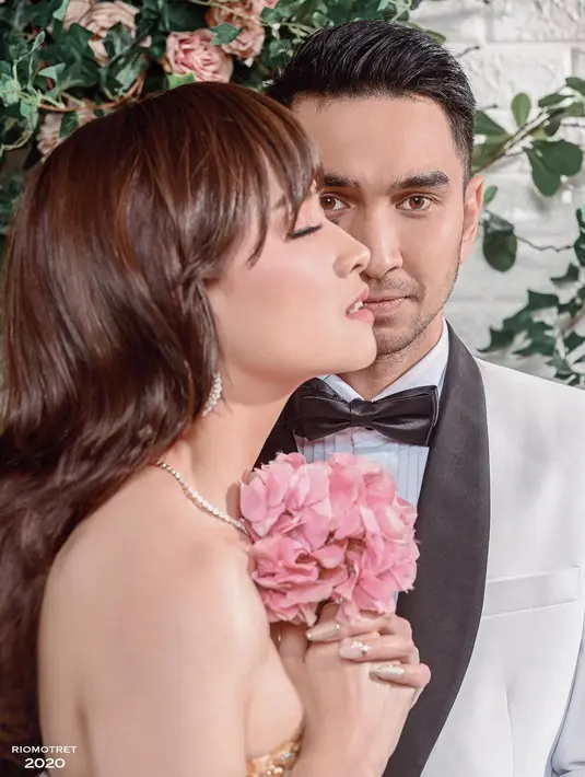 Setelah dibicarakan banyak orang, akhirnya Chika Jessica buka suara. Ia mengaku kalau memang tengah dekat dengan Amec Aris. Hubungan mereka juga terjalin dengan baik sekitar satu bulan belakangan. (Instagram/chikajessica88)