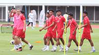Pertandingan ini akan menjadi penentu juara turnamen yang berlangsung di Jakarta. Tampak dalam foto, para pemain Timnas Indonesia saat sesi latihan untuk FIFA Series 2026 Stadion Madya, Kompleks Gelora Bung Karno, Senayan, Jakarta, Minggu (29/3/2026). (Bola.com/M Iqbal Ichsan)