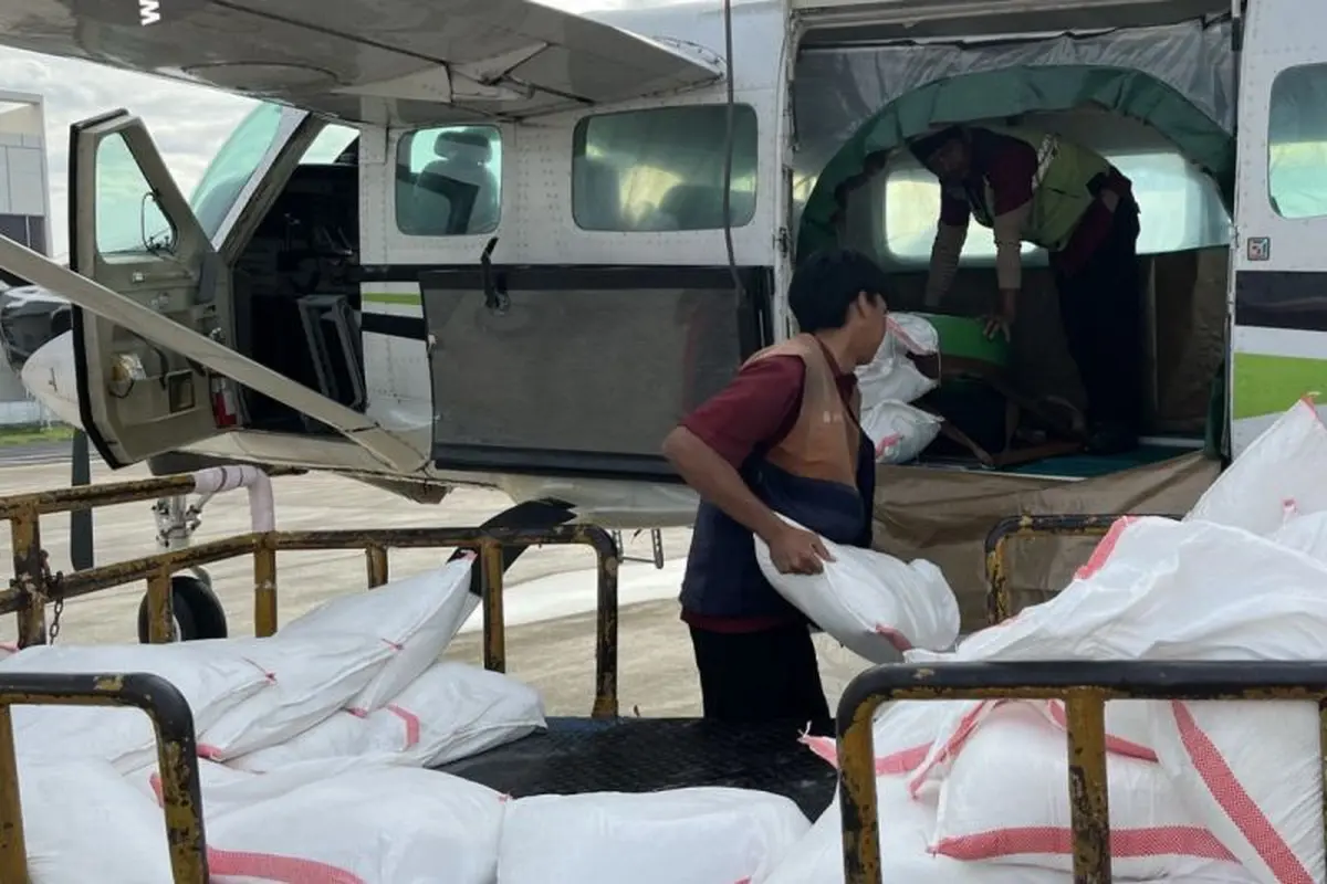 Badan Nasional Penanggulangan Bencana (BNPB) melakukan operasi modifikasi cuaca untuk menurunkan intensitas hujan yang mengguyur wilayah Kota Semarang dan Kabupaten Grobogan.