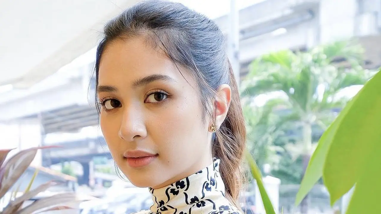 Tampilan Terbaru Mikha Tambayong Tampilkan Tubuh Langsingnya Bak Lisa Blackpink