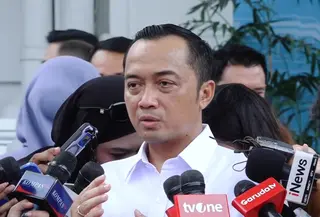Menteri Sekretaris Negara (Mensesneg) Prasetyo Hadi menjelaskan mengenai kenaikan harga plastik di Kompleks Istana Negara, Jakarta, Rabu (8/4/2026). (Istimewa)