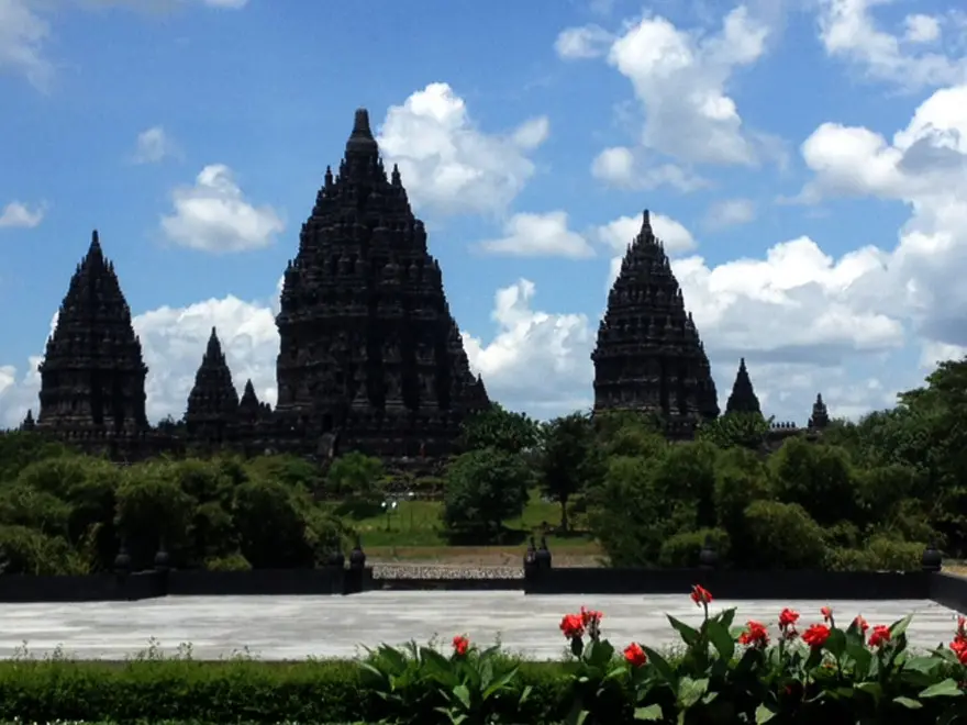 PT Taman Wisata Candi Borobudur, Prambanan, dan Ratu Boko menaikkan harga tiket masuk terhitung 1 Mei 2017. (Liputan6.com/Switzy Sabandar)