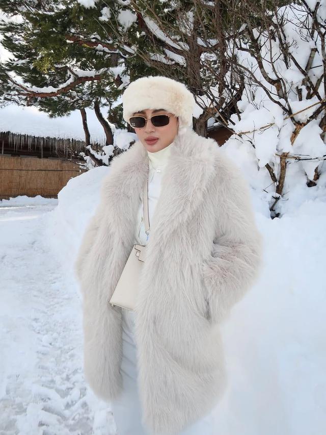 Gaya Margin Wieheerm saat Main di Salju (instagram/marginw).