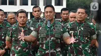 KSAD Jenderal TNI Andika Perkasa (tengah) memberi keterangan pers di Mabes TNI AD, Jakarta, Rabu (9/10/2019). (Liputan6.com/Pool/Dispen TNI AD)