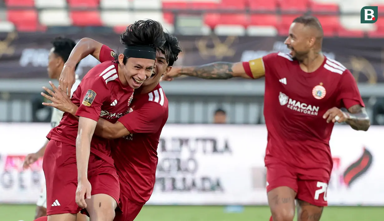 Pemain Persija Jakarta, Arylansyah Abdulmanan, melakukan selebrasi usai mencetak gol kedua timnya ke gawang Arema FC pada laga perebutan peringkat ketiga Piala Presiden 2026 di Stadion Kapten I Wayan Dipta, Gianyar, Bali, Kamis (6/8/2026). Gol Arylansyah pada menit ke-72 mengembalikan keunggulan Macan Kemayoran menjadi 2-1 sebelum Victor Dethan memastikan kemenangan 3-1. Hasil ini mengantarkan Persija asuhan Shin Tae-yong finis di peringkat ketiga turnamen pramusim tersebut. (KapanLagi.com/Budy Santoso)