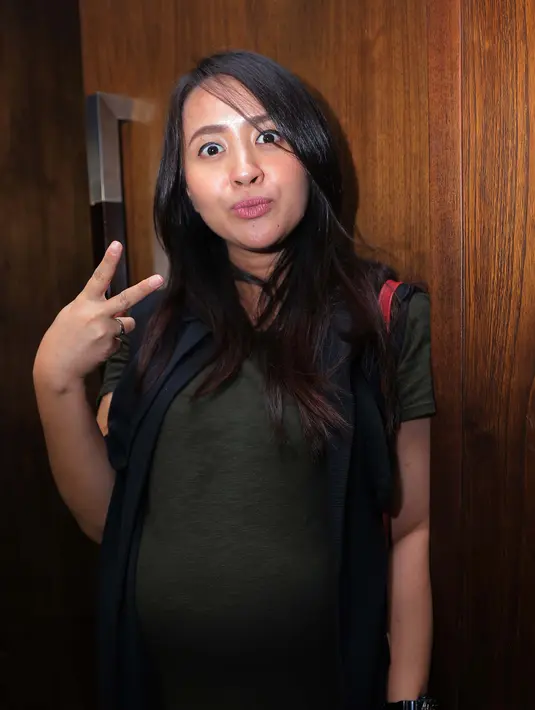Dampak kehamilannya yang dirasakan saat ini adalah nafsu makannya yang meningkat. Selain itu, ia mengaku juga sulit tidur. (Andy Masela/Bintang.com)