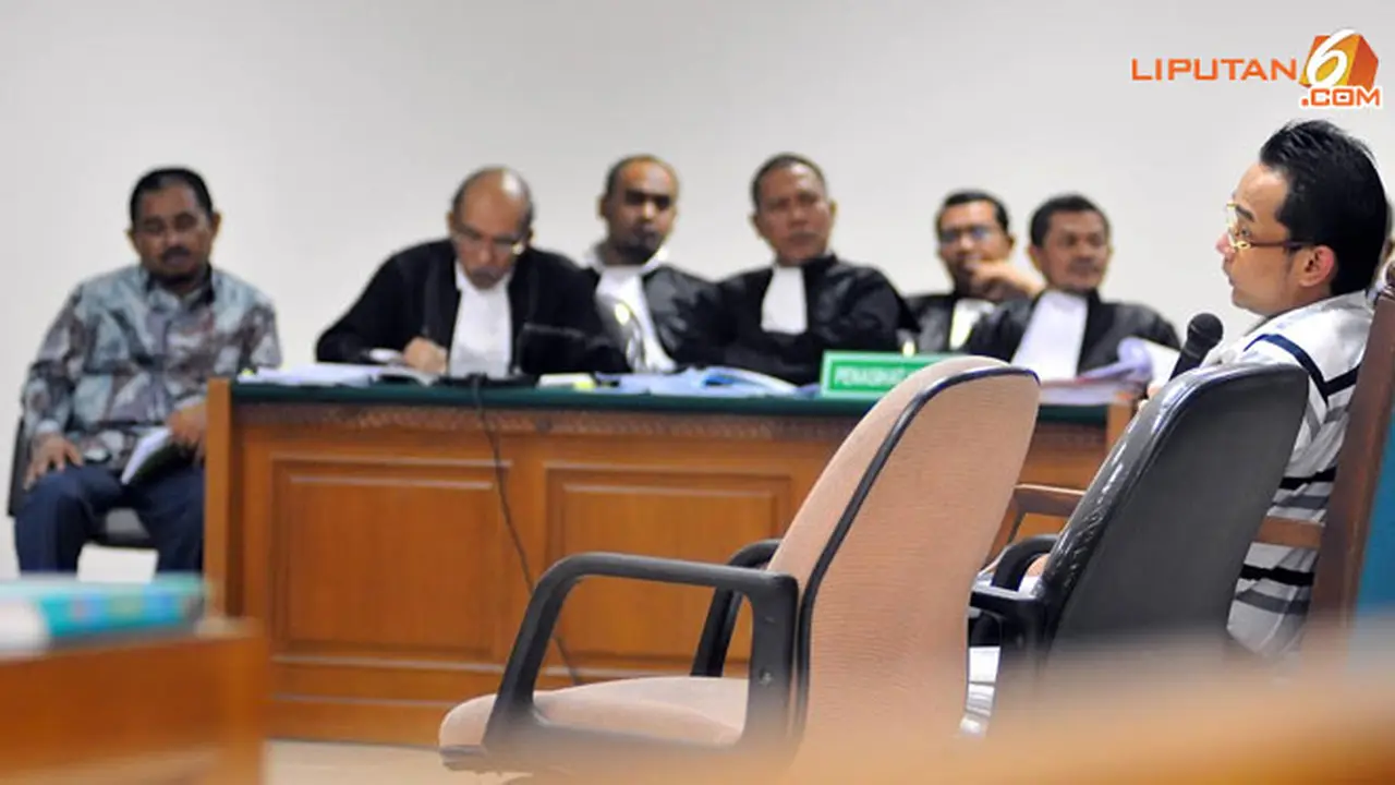 sidang-luthfi-131121d.jpg