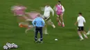 <p>Hal ini mungkin disebabkan karena kebangkitan Manchester City ke panggung Eropa baru terjadi pada tahun 2008, bertepatan dengan masa kelam dalam sejarah Inter Milan di mana mereka jarang terlibat di Eropa, meski bukan di level yang paling tinggi sekalipun. (AP Photo/Thanassis Stavrakis)</p>