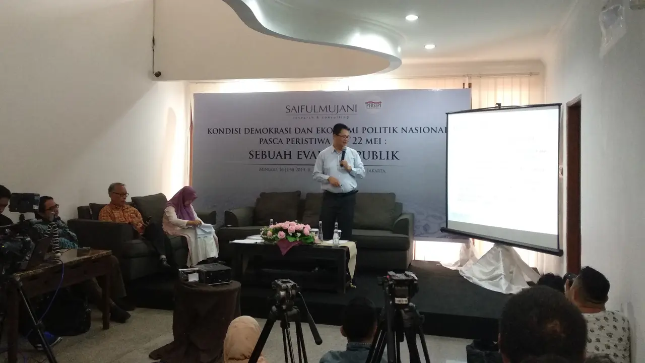Rilis Survei SMRC. (Delvira Hutabarat/Liputan6.com)