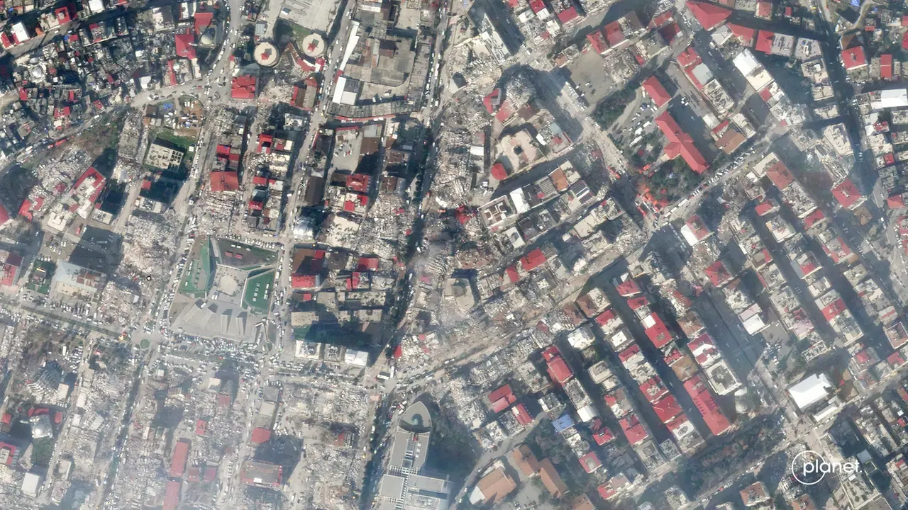 Citra Satelit Potret Kerusakan Besar Usai Gempa Turki, Korban Tewas Tembus 7200 Orang