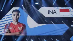 Ridel Yesaya Sumarandak melakukan selebrasi usai menjuarai E-Sports dari nomor Clash Royale di BritAma Arena, Jakarta, Senin, (27/8/2018). Ridel mencatat rekor sebagai peraih medali emas termuda di Asian Games 2018. (Bola.com/Vascal Sapta Hadi)