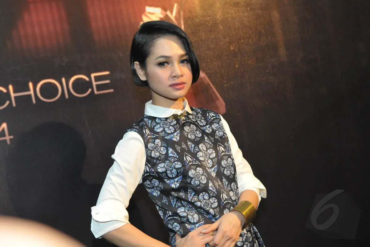 Tips Menggunakan Heels ala Andien 