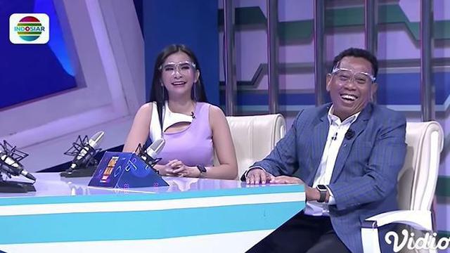 Maria Vania dan Tukul Arwana di program One Man Show (YouTube/ Indosiar)