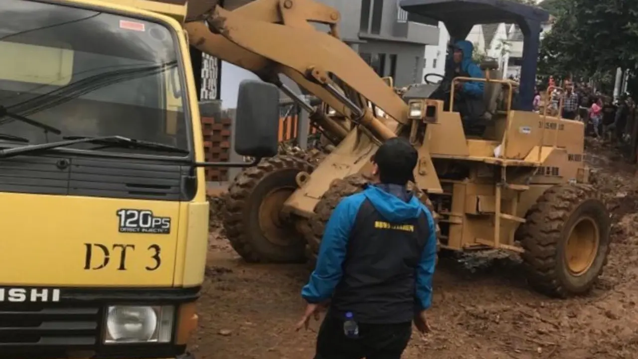 Kementerian PUPR bergerak cepat untuk membantu penanganan darurat terhadap kerusakan tanggul Sungai Cisaranten Kulon.