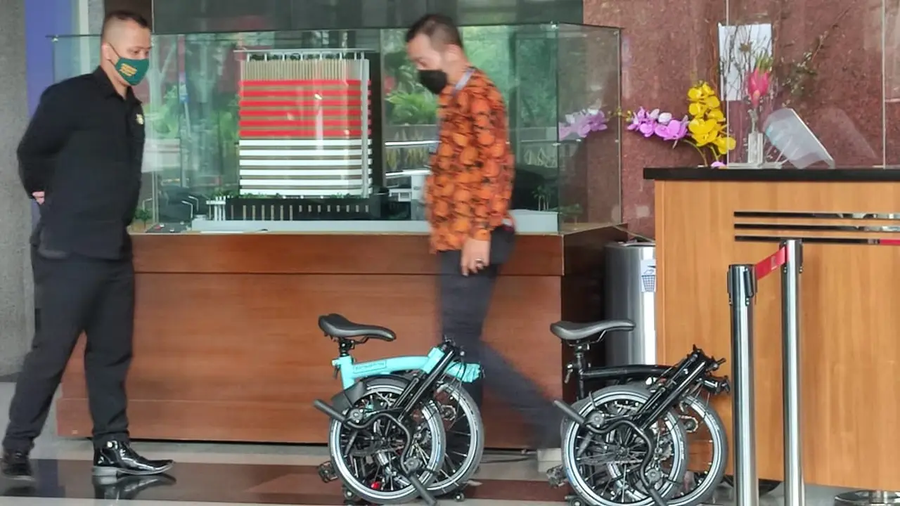 2 Sepeda Brompton Diserahkan Operator Politikus PDIP Ihsan Yunus ke KPK