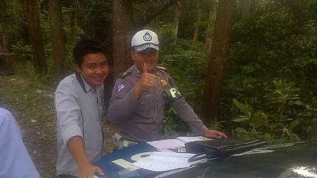 Kumpulan Potret Pemotor Tetap Ingin Eksis Meskipun Ditilang Polisi