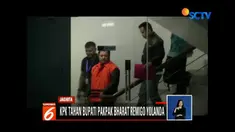 Politisi Partai Demokrat ini ditangkap KPK dalam OTT terkait proyek infrastruktur di kantor Dinas PUPR Kabupaten Pakpak Bharat dengan barang bukti uang sebanyak Rp 550 juta.