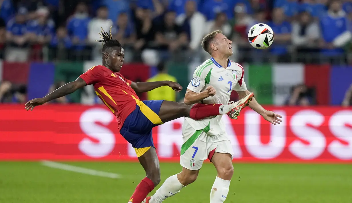 Timnas Spanyol berhasil menjadi tim kedua yang lolos ke-16 besar Euro 2024 usai menang tipis 1-0 atas Italia.  (AP Photo/Martin Meissner)