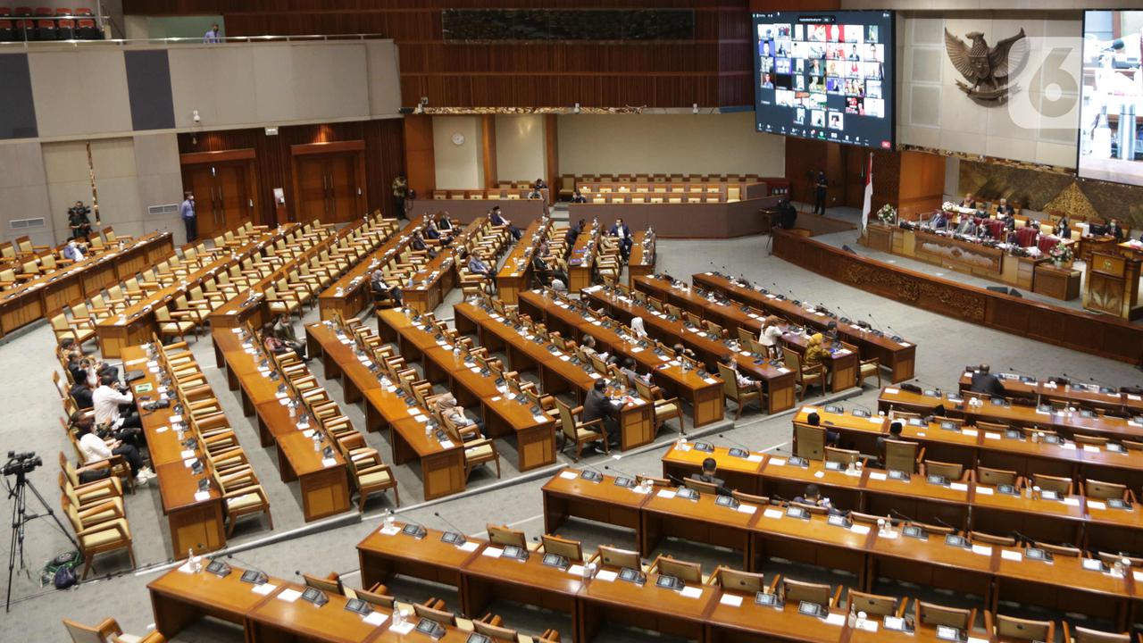 Rapat Paripurna Masa Sidang IV DPR