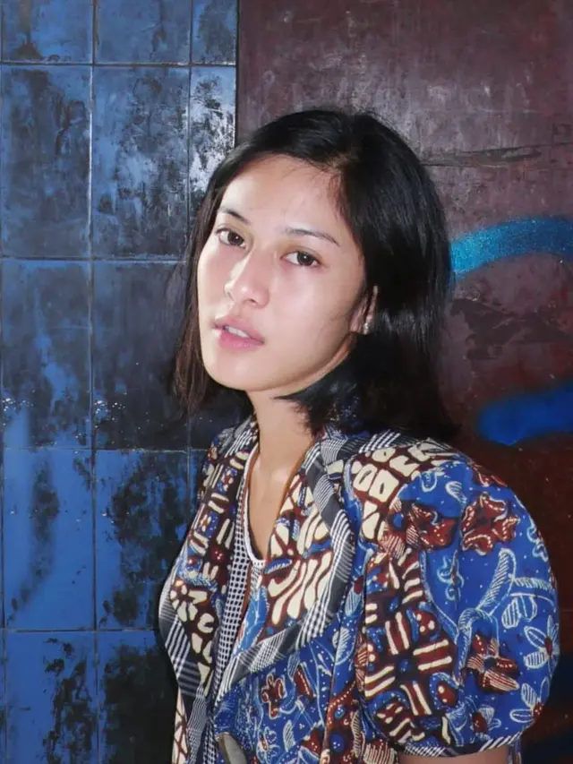 Potret Lawas Dian Sastrowardoyo Kenakan Batik dari Masa ke Masa, Tampil Cantik Alami dengan Bare Face