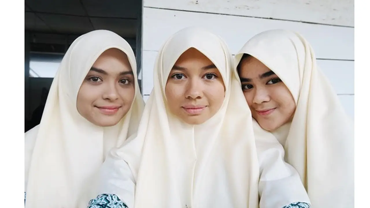 Beda Penampilan 5 Pemeran Film Cahaya Cinta Pesantren Kini Vs Dulu