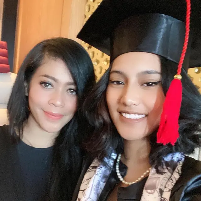 Jarang Tersorot, Ini 6 Potret Shira Allegra Putri Sulung Kikan Eks Cokelat