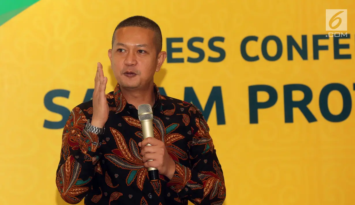 Chief Sharia Business Sun Life Norman Nugraha memberi keterangan pers pada peluncuran Salam Proteksi Amanah, di Jakarta, Kamis (16/5). PT Sun Life Indonesia berkolaborasi dengan Dompet Dhuafa menghadirkan dua pilihan baru dalam berdonasi melalui kontribusi asuransi. (Liputan6.com/HO/Bon)