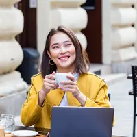 ilustrasi perempuan bekerja karier/Photoroyalty/Shutterstock