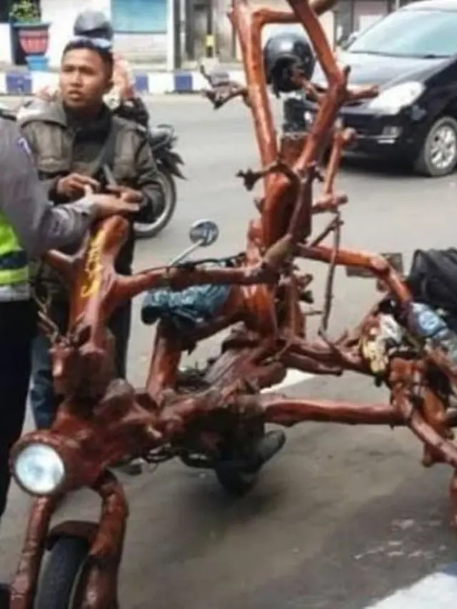 7 Potret Nyeleneh Modifikasi Sepeda Motor dengan Kayu Ini Bikin Geleng Kepala