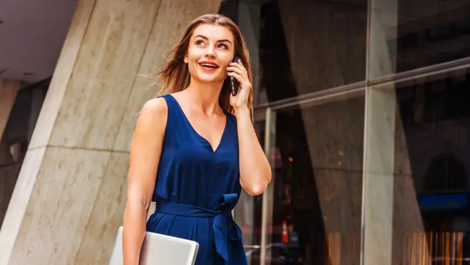 Tips Bergaya Profesional Look dengan Perhiasan Berlian Kesayangan