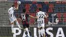 Striker Juventus, Alvaro Morata, mencetak gol ke gawang Bologna pada laga Liga Italia di Stadion Renato-Dall'Ara, Minggu (23/5/2021). Juventus menang dengan skor 4-1. (Michele Nucci/LaPresse via AP)