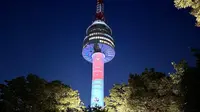 "Light Up Red and White" di Menara Namsan pada malam tanggal 17 Agustus 2023, dari pukul 20.00 hingga 22.00 KST. (sumber: Merdeka.com)