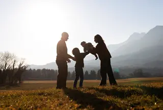 Anak yang terbiasa dikenalkan pada kekuatan dirinya sejak dini cenderung memiliki konsep diri yang lebih positif, lebih mampu mengelola emosi, serta menjalin hubungan sosial yang lebih baik.(foto/dok: freepik)