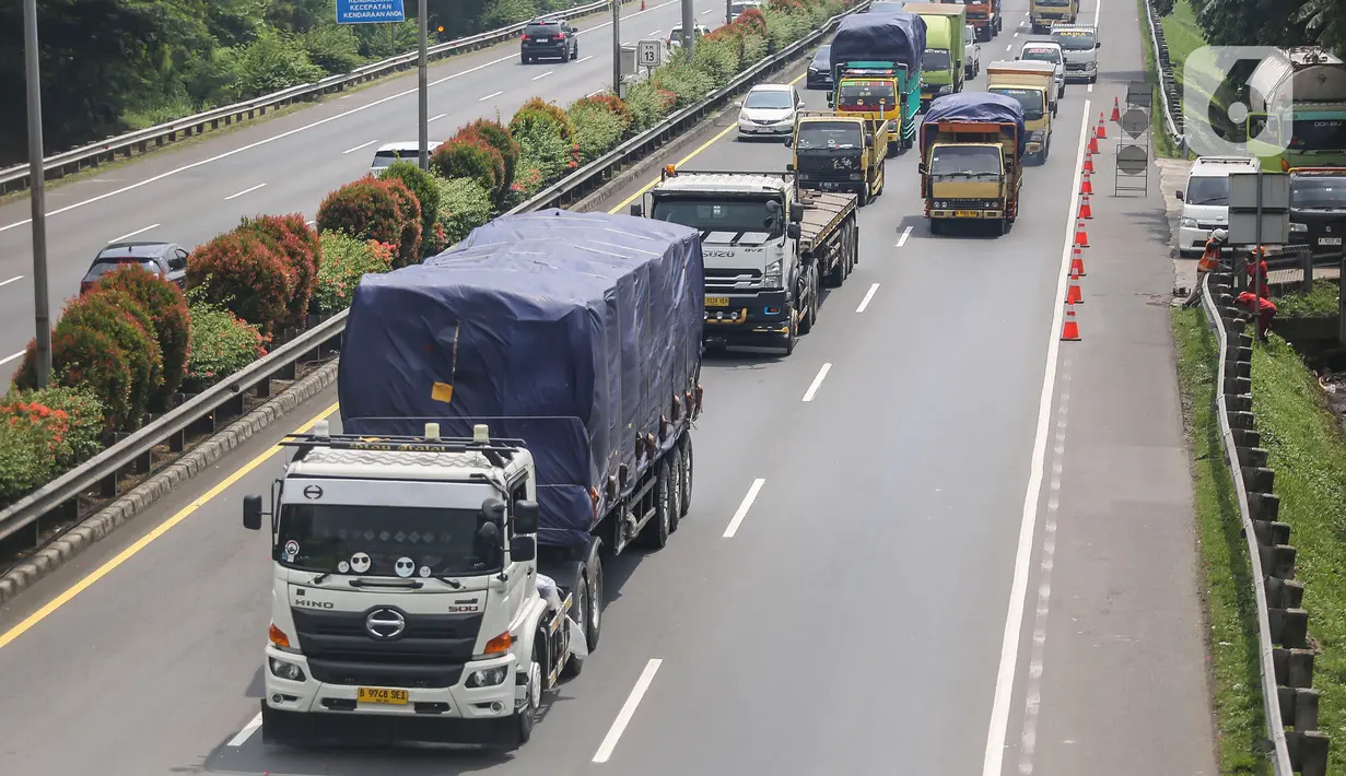 Diperlukan regulasi yang tegas untuk mengatur truk ODOL ini. (Liputan6.com/Angga Yuniar)