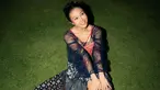 Melalui akun Instagram, Yura Yunita memang kerap mengunggah momen saat manggung. Dirinya juga sering tampil dalam berbagai model kebaya serta kain batik. (Liputan6.com/IG/@yurayunita)