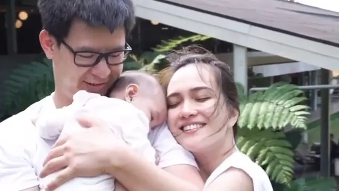 Sudah Berusia Empat Bulan, Ini 7 Momen Shandy Aulia Ajak Baby Claire ke Bandung