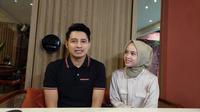 Chand Kelvin melamar Dea Sahirah, yang dipacarinya selama 6 tahun terakhir. Lamaran mereka dilangsungkan di tanggal cantik 5 Mei 2024 atau 5.5.2024.