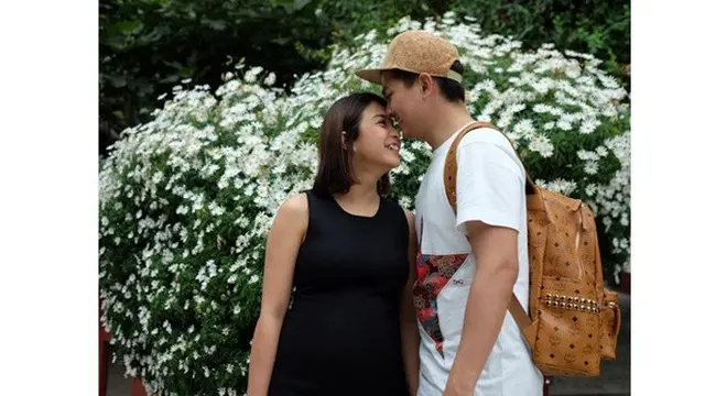 14 Tahun Bersama, Ini 6 Potret Perjalanan Cinta Chelsea Olivia dan Glenn Alinskie