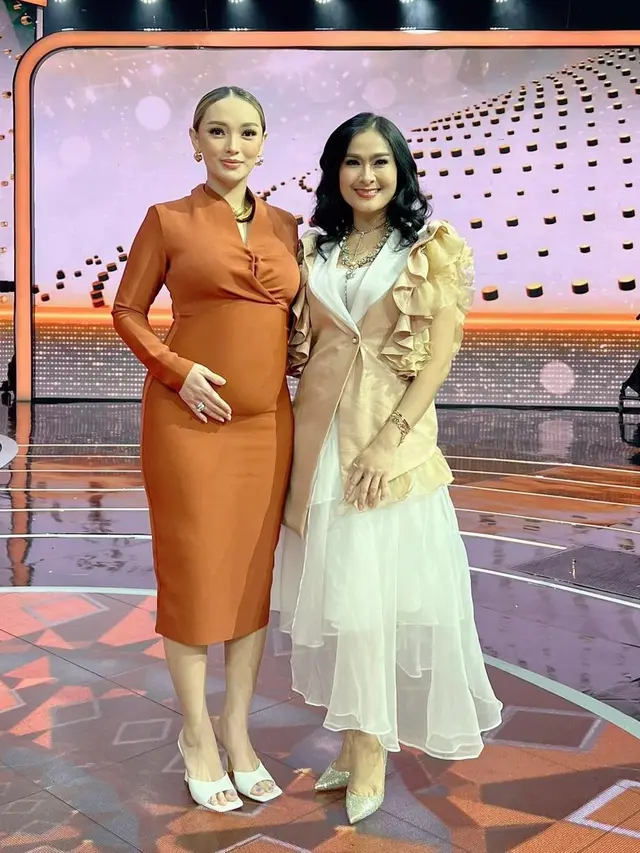Baby bump Zaskia Gotik yang hamil anak kedua (Foto: Instagram @isdadahlia)